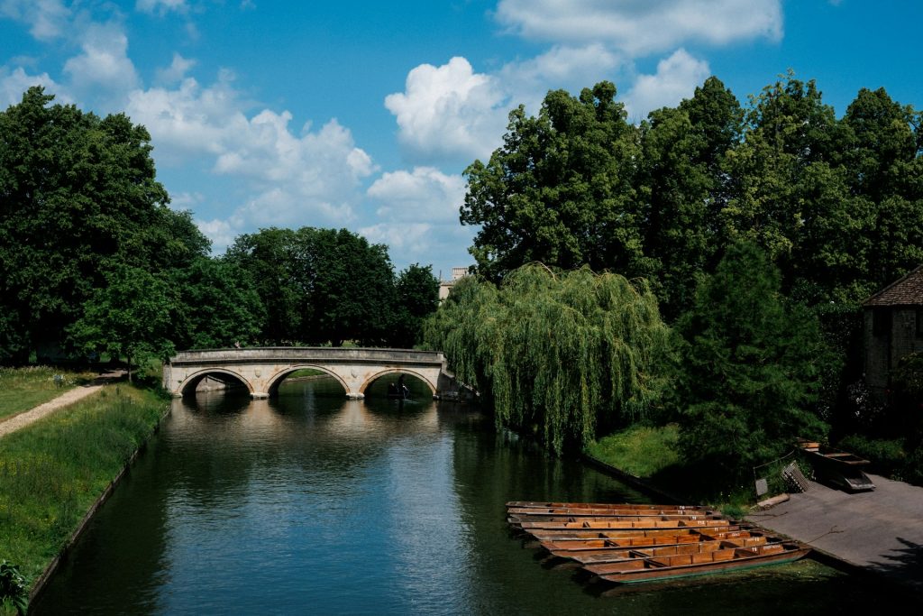 Cambridge bridge with a river view, Cambridge Chauffeur service